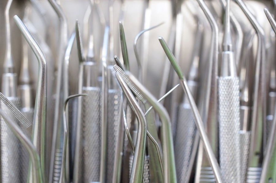 How Vapor Degreasing Helps Medical Devices Cross the Finish Line